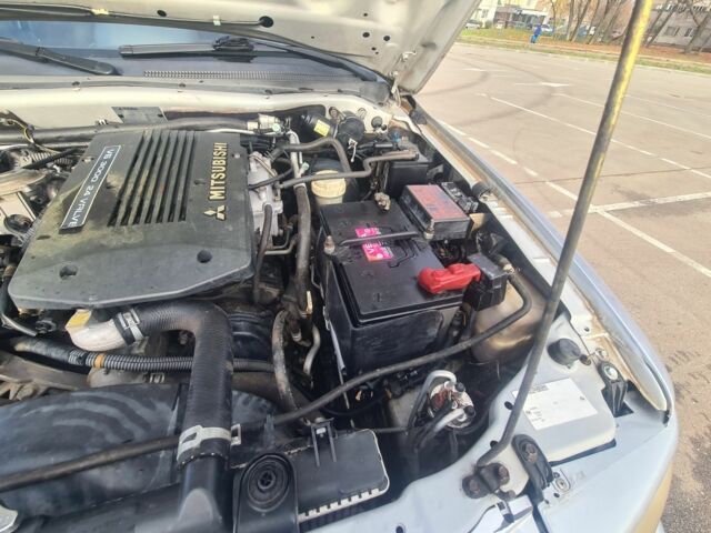 Серый Мицубиси Паджеро Спорт, объемом двигателя 3 л и пробегом 375 тыс. км за 8000 $, фото 7 на Automoto.ua