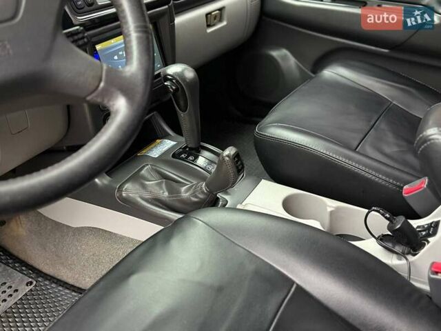 Серый Мицубиси Паджеро Спорт, объемом двигателя 2.97 л и пробегом 322 тыс. км за 7700 $, фото 10 на Automoto.ua