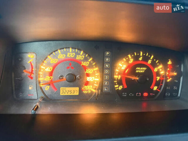 Серый Мицубиси Паджеро Спорт, объемом двигателя 2.97 л и пробегом 322 тыс. км за 8799 $, фото 14 на Automoto.ua