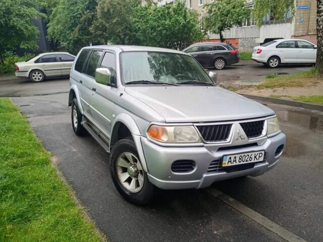 Серый Мицубиси Паджеро Спорт, объемом двигателя 3 л и пробегом 207 тыс. км за 6500 $, фото 3 на Automoto.ua