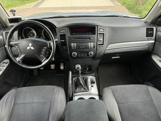 Сірий Міцубісі Паджеро Спорт, об'ємом двигуна 3.2 л та пробігом 190 тис. км за 5000 $, фото 4 на Automoto.ua