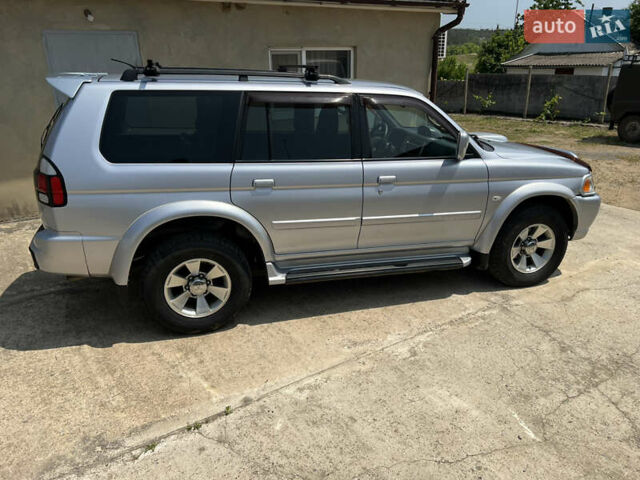 Серый Мицубиси Паджеро Спорт, объемом двигателя 2.48 л и пробегом 395 тыс. км за 9500 $, фото 2 на Automoto.ua