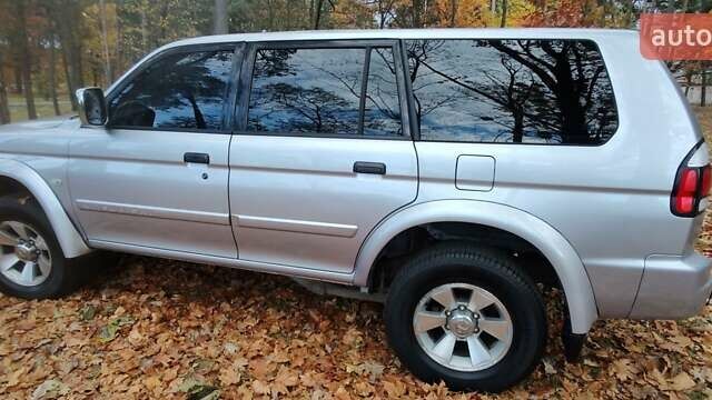 Серый Мицубиси Паджеро Спорт, объемом двигателя 0 л и пробегом 207 тыс. км за 8000 $, фото 1 на Automoto.ua