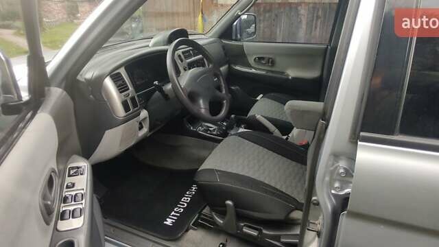 Серый Мицубиси Паджеро Спорт, объемом двигателя 0 л и пробегом 207 тыс. км за 8000 $, фото 14 на Automoto.ua