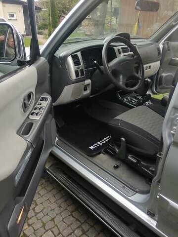 Серый Мицубиси Паджеро Спорт, объемом двигателя 0 л и пробегом 207 тыс. км за 8000 $, фото 17 на Automoto.ua