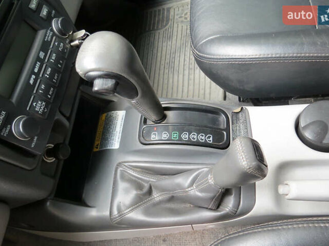 Сірий Міцубісі Паджеро Спорт, об'ємом двигуна 2.97 л та пробігом 220 тис. км за 10500 $, фото 16 на Automoto.ua