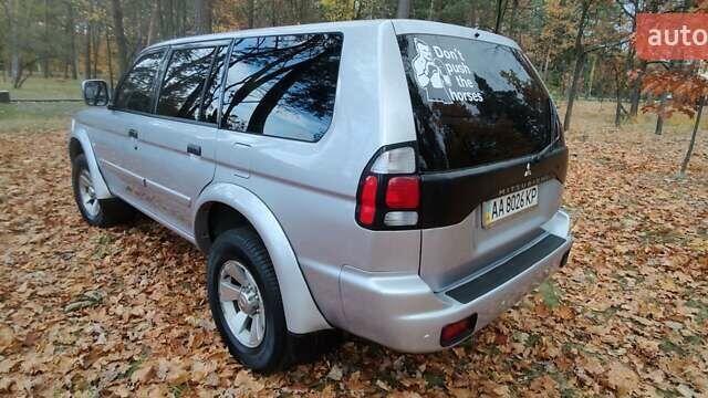 Серый Мицубиси Паджеро Спорт, объемом двигателя 0 л и пробегом 207 тыс. км за 8000 $, фото 3 на Automoto.ua