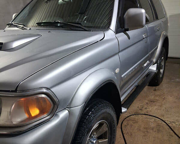 Сірий Міцубісі Паджеро Спорт, об'ємом двигуна 2.5 л та пробігом 260 тис. км за 10500 $, фото 17 на Automoto.ua