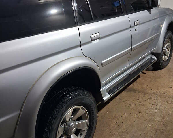 Сірий Міцубісі Паджеро Спорт, об'ємом двигуна 2.5 л та пробігом 260 тис. км за 10500 $, фото 15 на Automoto.ua