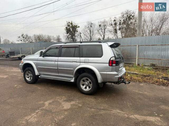 Сірий Міцубісі Паджеро Спорт, об'ємом двигуна 2.5 л та пробігом 300 тис. км за 8800 $, фото 2 на Automoto.ua