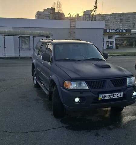 Сірий Міцубісі Паджеро Спорт, об'ємом двигуна 2.5 л та пробігом 223 тис. км за 9300 $, фото 2 на Automoto.ua