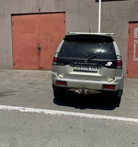 Серый Мицубиси Паджеро Спорт, объемом двигателя 3 л и пробегом 299 тыс. км за 7200 $, фото 4 на Automoto.ua