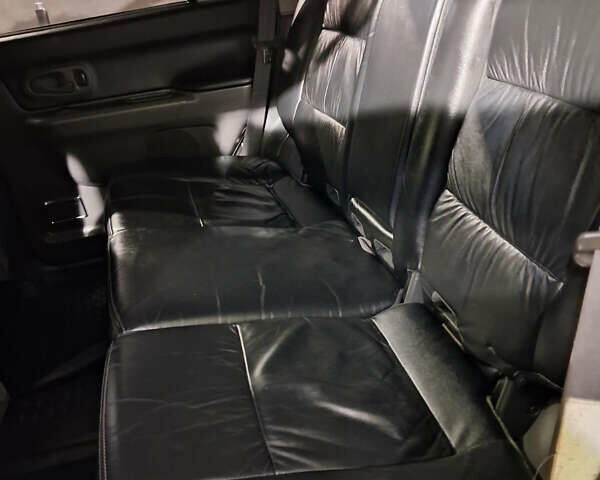 Сірий Міцубісі Паджеро Спорт, об'ємом двигуна 2.5 л та пробігом 260 тис. км за 10500 $, фото 7 на Automoto.ua