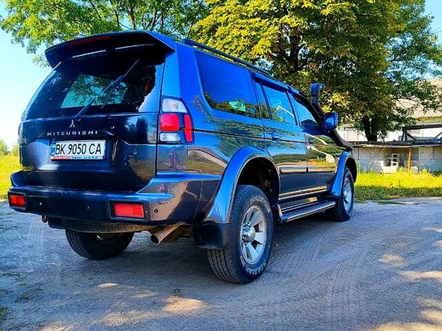 Сірий Міцубісі Паджеро Спорт, об'ємом двигуна 2.5 л та пробігом 186 тис. км за 10700 $, фото 2 на Automoto.ua