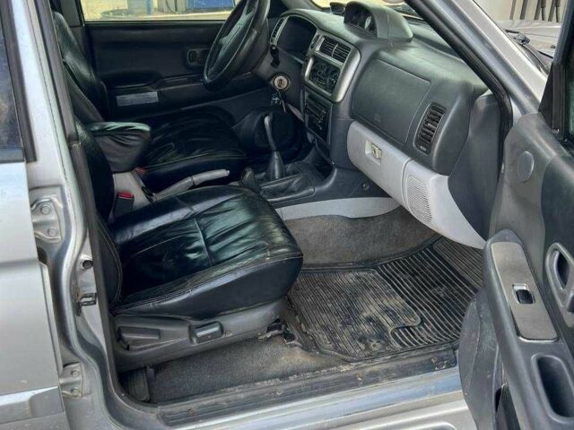 Сірий Міцубісі Паджеро Спорт, об'ємом двигуна 2.5 л та пробігом 300 тис. км за 9000 $, фото 9 на Automoto.ua