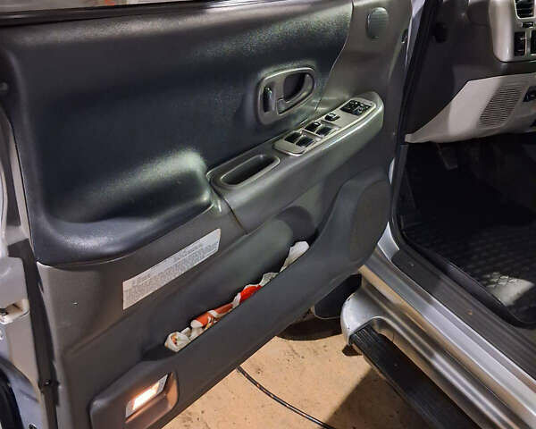 Сірий Міцубісі Паджеро Спорт, об'ємом двигуна 2.5 л та пробігом 260 тис. км за 10500 $, фото 1 на Automoto.ua