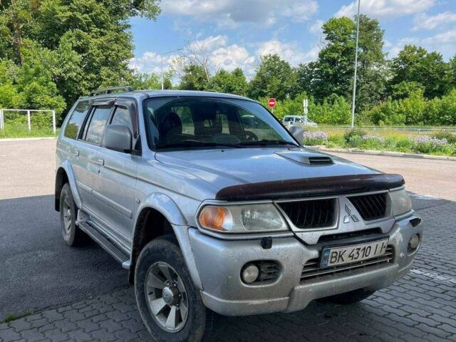 Сірий Міцубісі Паджеро Спорт, об'ємом двигуна 2.5 л та пробігом 300 тис. км за 9000 $, фото 4 на Automoto.ua