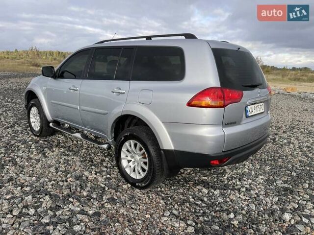 Мицубиси Паджеро Спорт 2010 в Киеве на Automoto.ua Серый Мицубиси Паджеро Спорт, объемом двигателя 2.5 л и пробегом 176 тыс. км за 14000 $, фото 4 на Automoto.ua