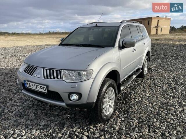 Мицубиси Паджеро Спорт 2010 в Киеве на Automoto.ua Серый Мицубиси Паджеро Спорт, объемом двигателя 2.5 л и пробегом 176 тыс. км за 14000 $, фото 9 на Automoto.ua