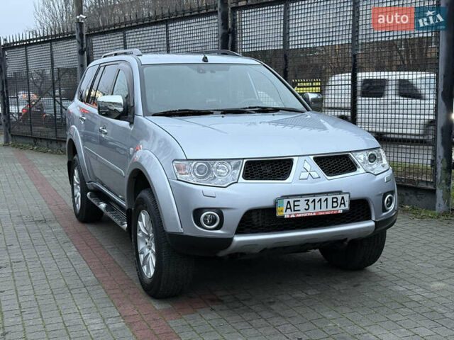 Серый Мицубиси Паджеро Спорт, объемом двигателя 2.5 л и пробегом 107 тыс. км за 12900 $, фото 1 на Automoto.ua
