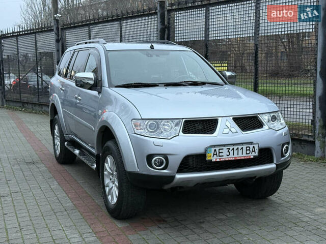 Серый Мицубиси Паджеро Спорт, объемом двигателя 2.5 л и пробегом 107 тыс. км за 12900 $, фото 7 на Automoto.ua