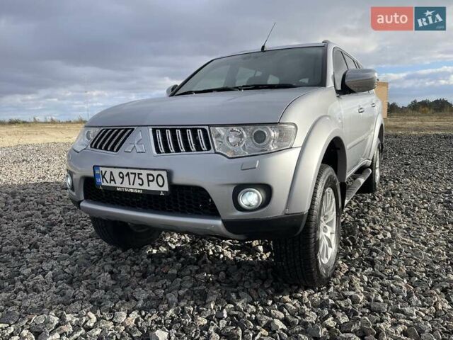 Мицубиси Паджеро Спорт 2010 в Киеве на Automoto.ua Серый Мицубиси Паджеро Спорт, объемом двигателя 2.5 л и пробегом 176 тыс. км за 14000 $, фото 10 на Automoto.ua