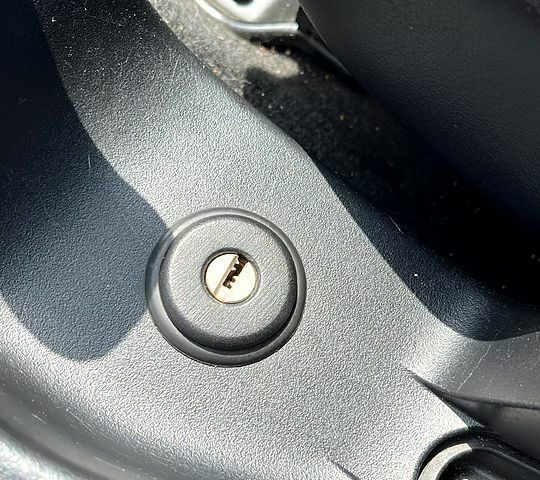 Серый Мицубиси Паджеро Спорт, объемом двигателя 2.5 л и пробегом 150 тыс. км за 16700 $, фото 1 на Automoto.ua