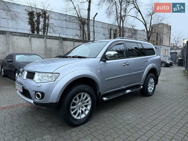 Серый Мицубиси Паджеро Спорт, объемом двигателя 2.5 л и пробегом 107 тыс. км за 12900 $, фото 3 на Automoto.ua