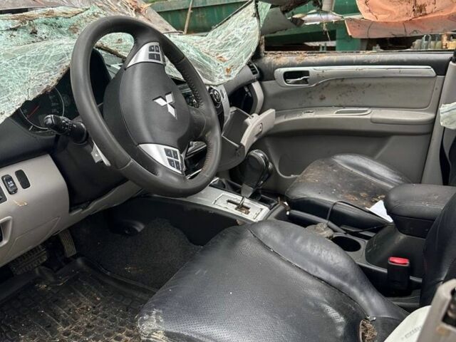 Сірий Міцубісі Паджеро Спорт, об'ємом двигуна 2.5 л та пробігом 160 тис. км за 5500 $, фото 1 на Automoto.ua