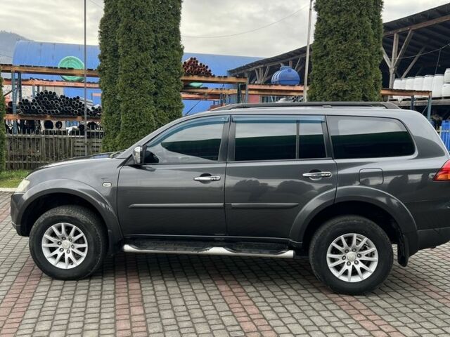 Серый Мицубиси Паджеро Спорт, объемом двигателя 2.5 л и пробегом 296 тыс. км за 11800 $, фото 3 на Automoto.ua