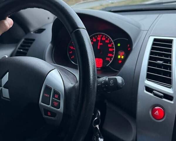 Міцубісі Паджеро Спорт 2012 у Криничках на Automoto.ua Сірий Міцубісі Паджеро Спорт, об'ємом двигуна 2.48 л та пробігом 177 тис. км за 19999 $, фото 2 на Automoto.ua