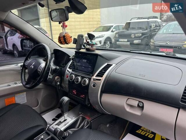 Серый Мицубиси Паджеро Спорт, объемом двигателя 2.48 л и пробегом 157 тыс. км за 16300 $, фото 19 на Automoto.ua