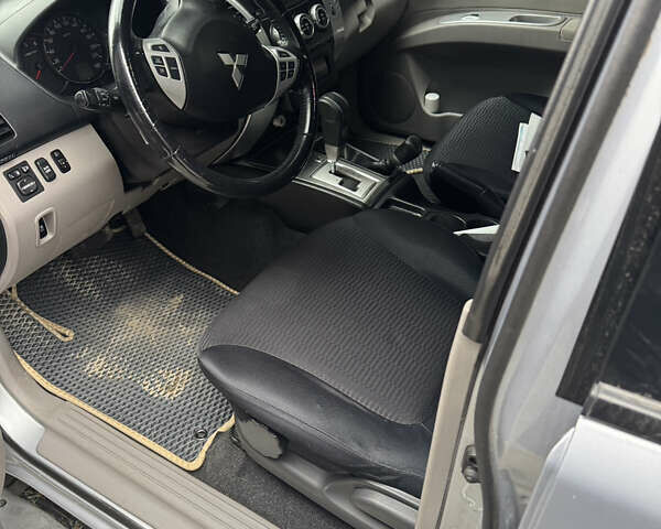 Серый Мицубиси Паджеро Спорт, объемом двигателя 2.48 л и пробегом 200 тыс. км за 15500 $, фото 22 на Automoto.ua