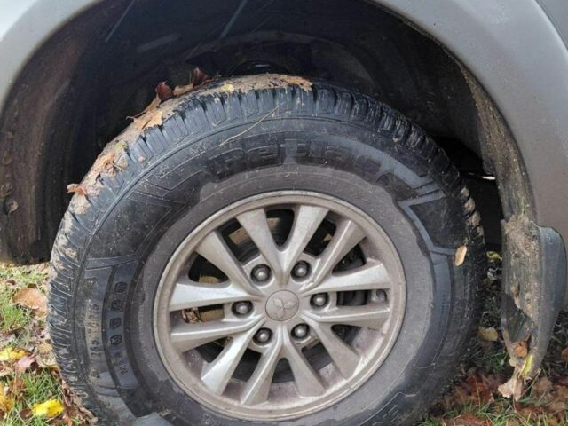 Мицубиси Паджеро Спорт 2013 в Харькове на Automoto.ua Серый Мицубиси Паджеро Спорт, объемом двигателя 2.5 л и пробегом 245 тыс. км за 13000 $, фото 7 на Automoto.ua