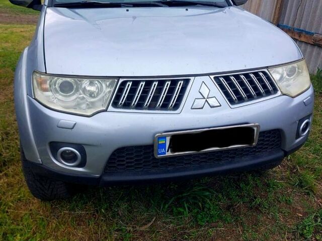 Сірий Міцубісі Паджеро Спорт, об'ємом двигуна 2.7 л та пробігом 180 тис. км за 10500 $, фото 3 на Automoto.ua