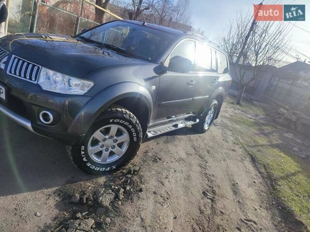Мицубиси Паджеро Спорт 2013 в Белгород-Днестровском на Automoto.ua Серый Мицубиси Паджеро Спорт, объемом двигателя 2.48 л и пробегом 278 тыс. км за 14100 $, фото 2 на Automoto.ua