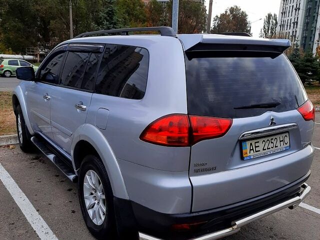 Серый Мицубиси Паджеро Спорт, объемом двигателя 2.5 л и пробегом 177 тыс. км за 19999 $, фото 5 на Automoto.ua