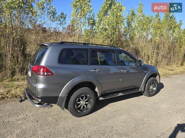Міцубісі Паджеро Спорт 2013 у Рівному на Automoto.ua Сірий Міцубісі Паджеро Спорт, об'ємом двигуна 2.5 л та пробігом 141 тис. км за 14500 $, фото 2 на Automoto.ua