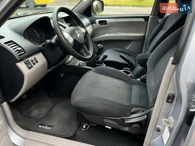 Серый Мицубиси Паджеро Спорт, объемом двигателя 0 л и пробегом 121 тыс. км за 11500 $, фото 21 на Automoto.ua