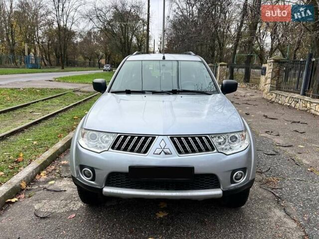 Серый Мицубиси Паджеро Спорт, объемом двигателя 0 л и пробегом 121 тыс. км за 11500 $, фото 5 на Automoto.ua