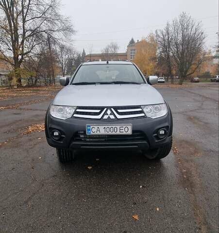 Серый Мицубиси Паджеро Спорт, объемом двигателя 2.48 л и пробегом 287 тыс. км за 13200 $, фото 6 на Automoto.ua