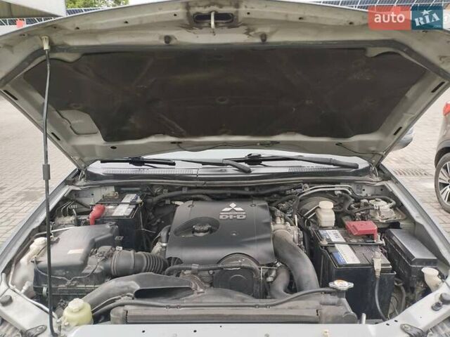 Серый Мицубиси Паджеро Спорт, объемом двигателя 2.5 л и пробегом 120 тыс. км за 16600 $, фото 17 на Automoto.ua