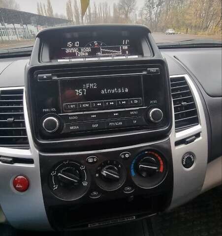 Серый Мицубиси Паджеро Спорт, объемом двигателя 2.48 л и пробегом 287 тыс. км за 13200 $, фото 16 на Automoto.ua