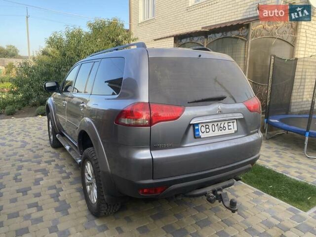 Сірий Міцубісі Паджеро Спорт, об'ємом двигуна 2.48 л та пробігом 345 тис. км за 13500 $, фото 5 на Automoto.ua