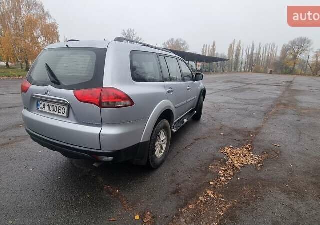 Серый Мицубиси Паджеро Спорт, объемом двигателя 2.48 л и пробегом 287 тыс. км за 13200 $, фото 2 на Automoto.ua