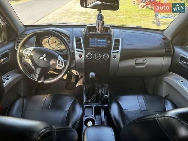 Серый Мицубиси Паджеро Спорт, объемом двигателя 2.5 л и пробегом 113 тыс. км за 16300 $, фото 4 на Automoto.ua