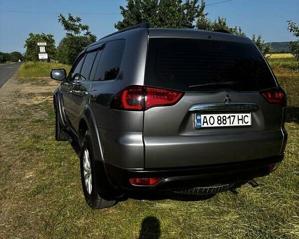 Серый Мицубиси Паджеро Спорт, объемом двигателя 2.5 л и пробегом 113 тыс. км за 16300 $, фото 3 на Automoto.ua