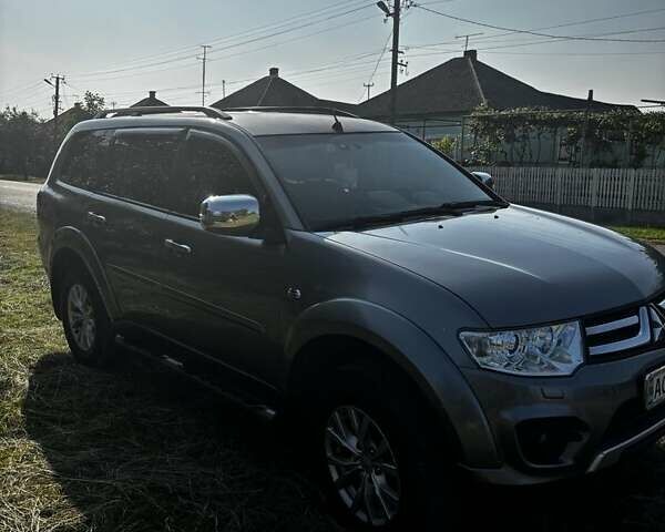 Серый Мицубиси Паджеро Спорт, объемом двигателя 2.5 л и пробегом 113 тыс. км за 16300 $, фото 2 на Automoto.ua