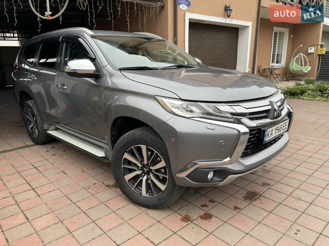Сірий Міцубісі Паджеро Спорт, об'ємом двигуна 2.4 л та пробігом 155 тис. км за 24500 $, фото 2 на Automoto.ua
