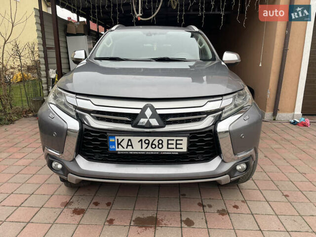 Сірий Міцубісі Паджеро Спорт, об'ємом двигуна 2.4 л та пробігом 155 тис. км за 24500 $, фото 1 на Automoto.ua